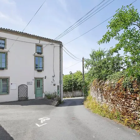 Le Logis Des Douves