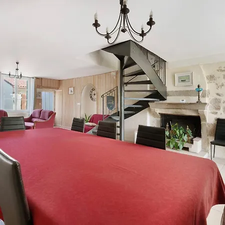 Le Logis Des Douves * Tiffauges